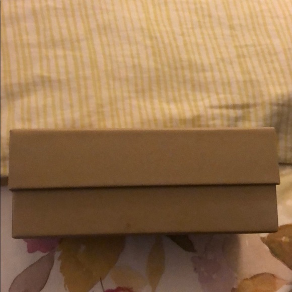 FREE Authentic Burberry Sunglasses Box 📦 - Picture 2 of 3